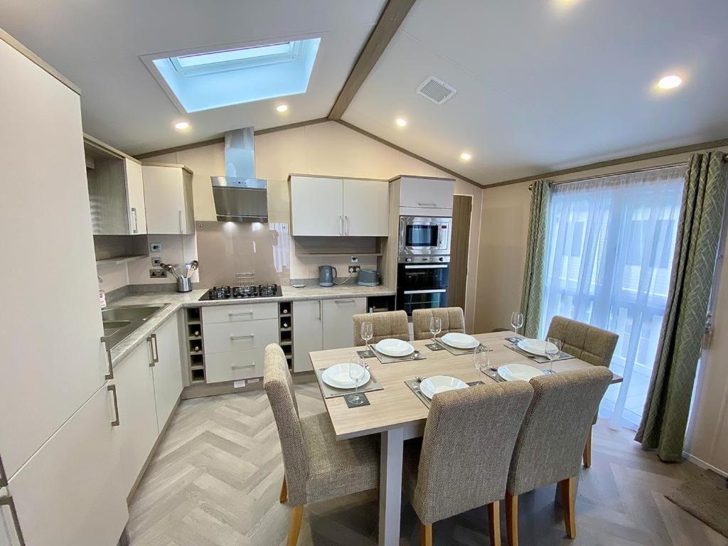 The Lodge Selsey Esterno foto
